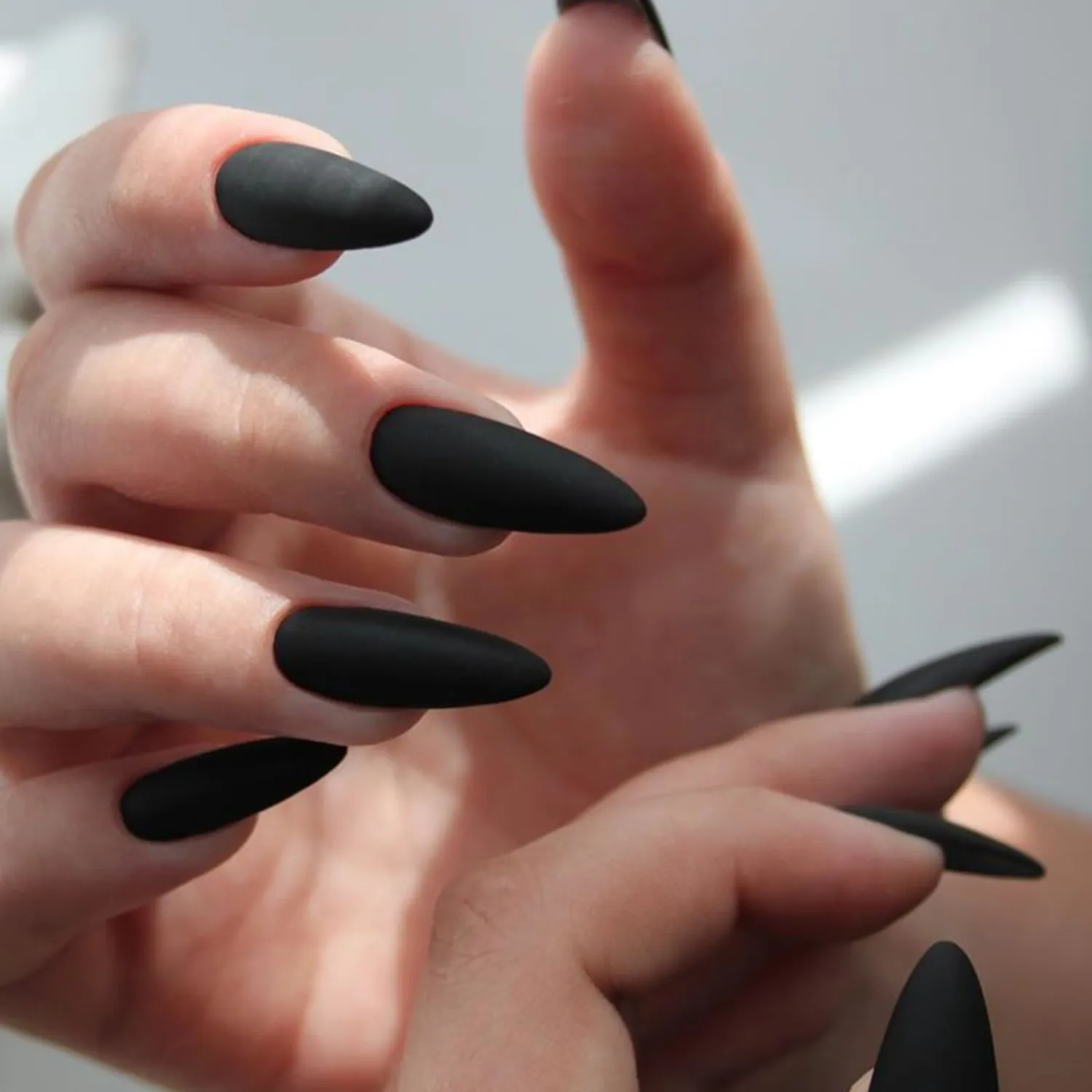 Modelones 32Pcs Matte Black Press on Nails Stiletto Almond, Long Fall Fake Nails, Reusable Nail Kit with Nail Glue Adhesive Tabs Nail File, Nails Press Ons 16 Sizes Top Coat