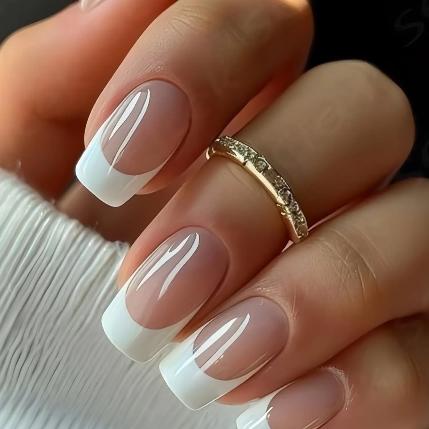 White French Tip Press on Nails Medium Square Fake Nails Nude French Glitter False Nails Acrylic Full Cover Glossy Glue on Nails Artificial Nails Stick Nails for Women Manicure 24PCS