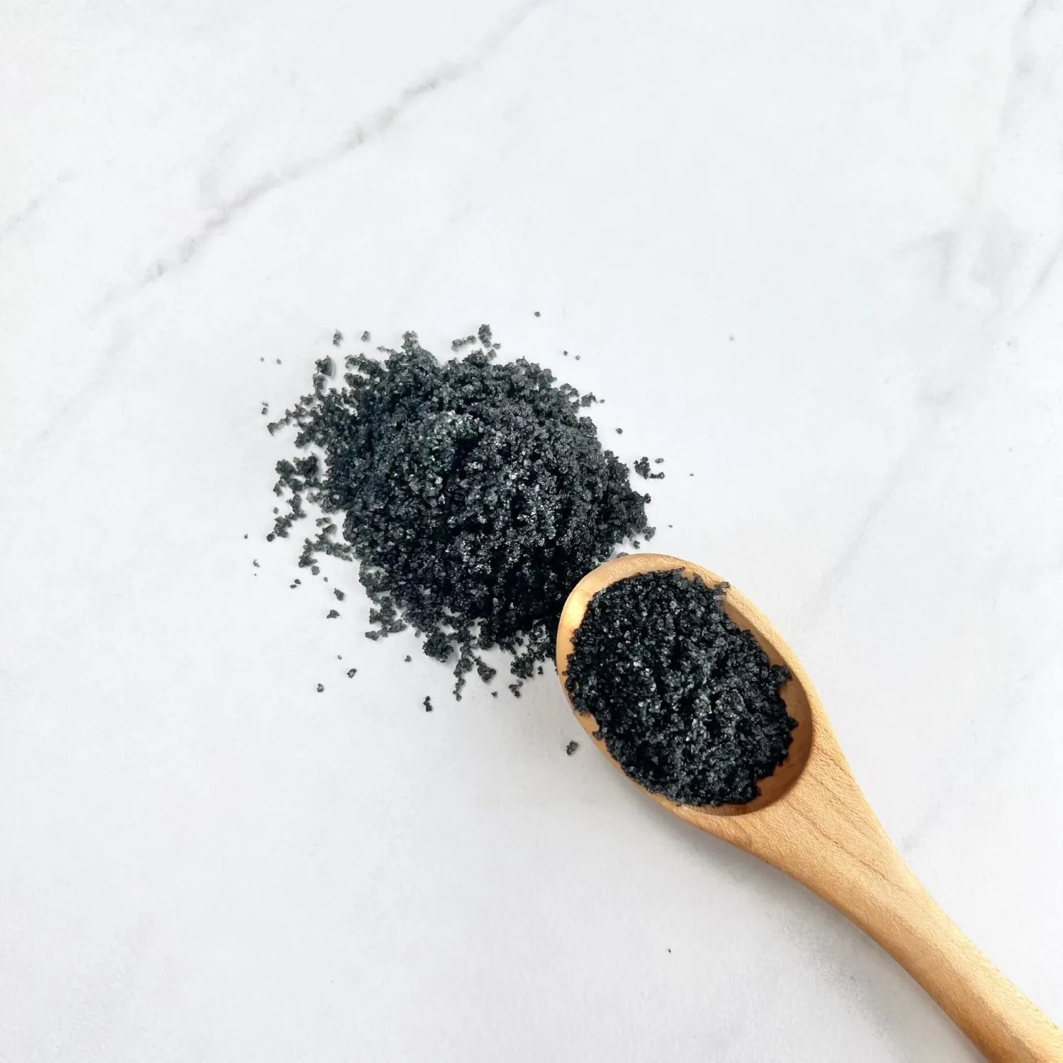 s.a.l.t. sisters Midnight Diamonds Ka'nani Hawaiian Sea Salt | All-Natural, Gluten Free, MSG Free, Non-GMO | Dissolvable Coconut Shell Charcoal Infused Fine Salt for Meat, Fish, Vegetables | 8oz