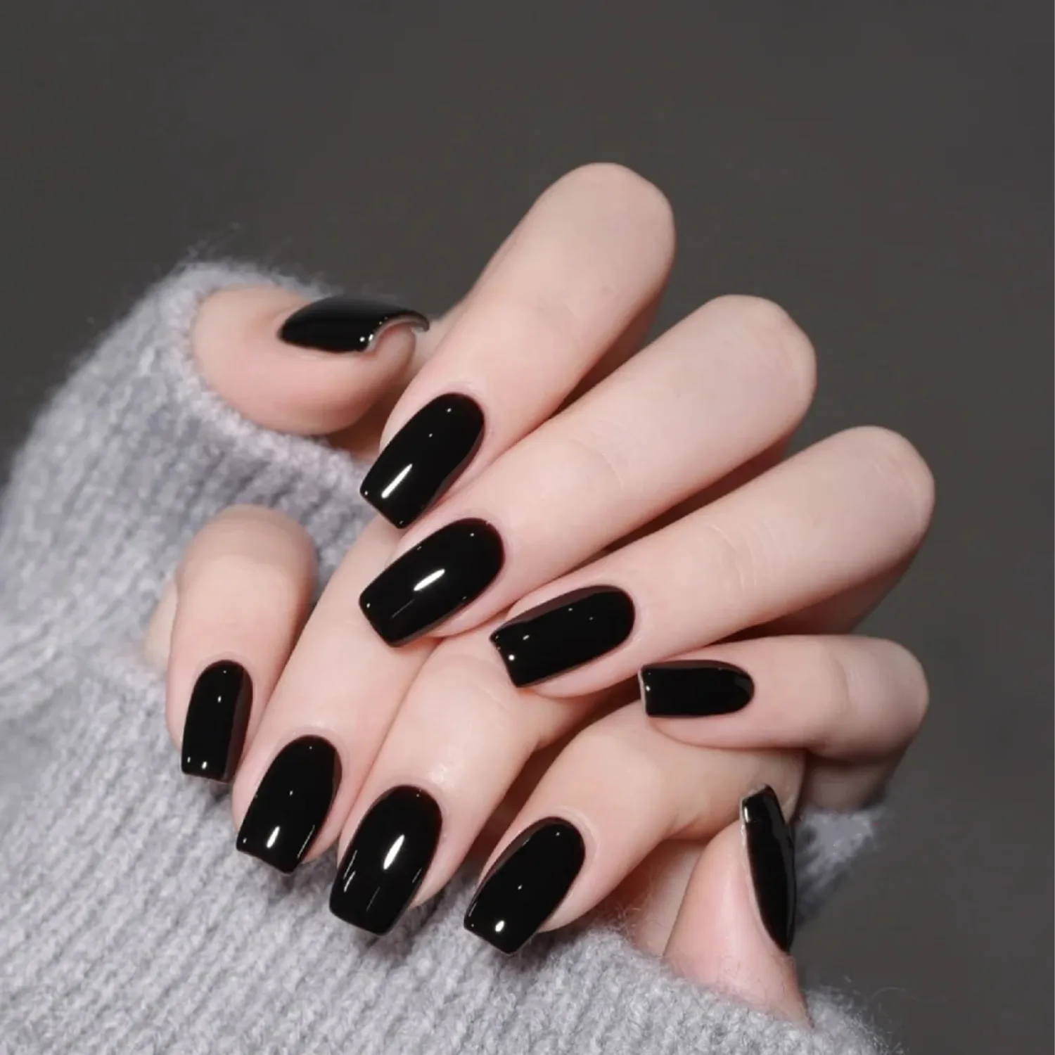 COSMOO Solid Black Nail Polish, 12ml Black Quick Dry Nail Lacquer, Vegan Chip-Resistant Long-Lasting Nail Lacquer for Nail Art Varnish, 0.41 fl oz