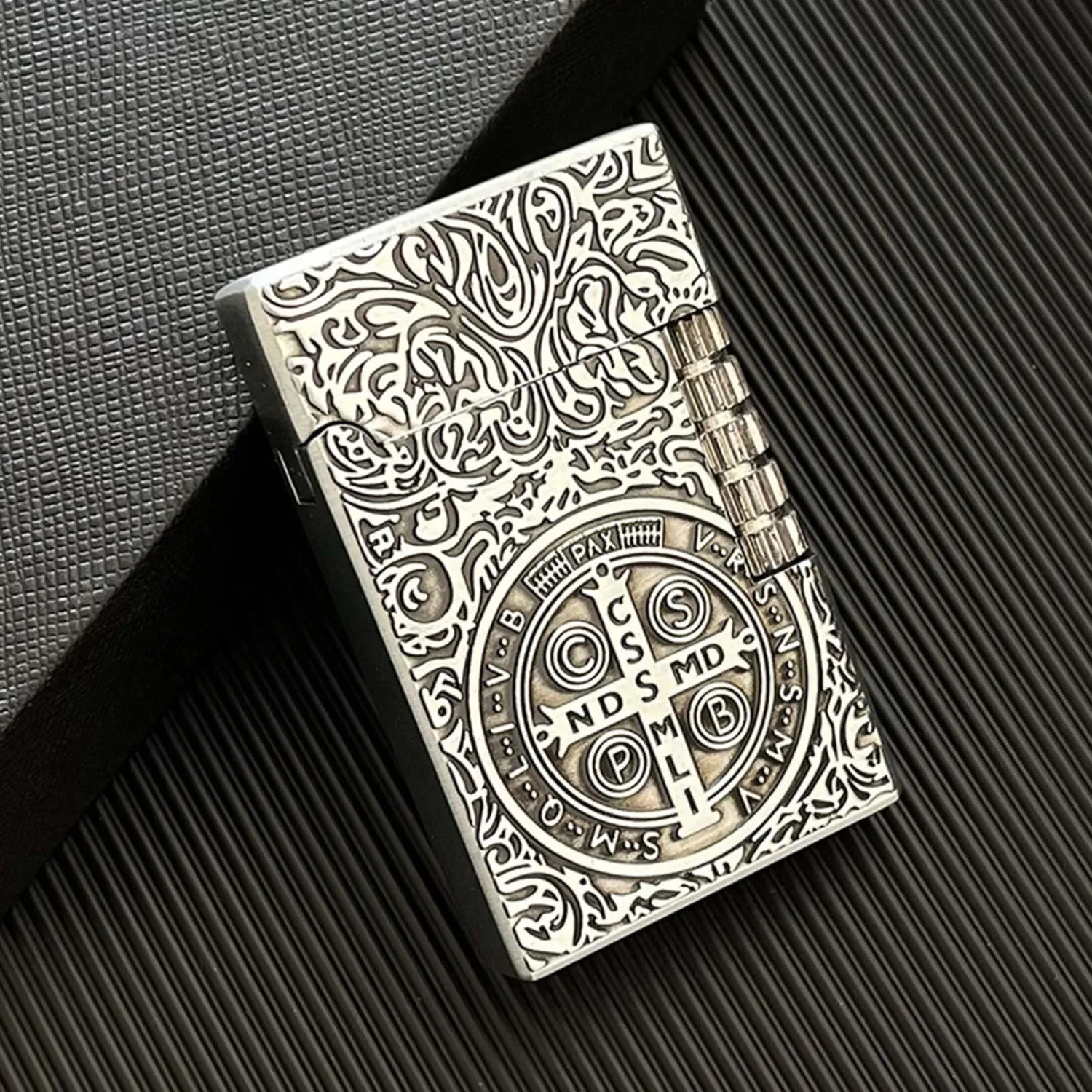 Dragon Relief Design, Side Wheel Frosted Lighter, refillable Butane, Soft Flame Lighter, flip, Outdoor, Camping, Men's Gift(Free of Butane Gas) E