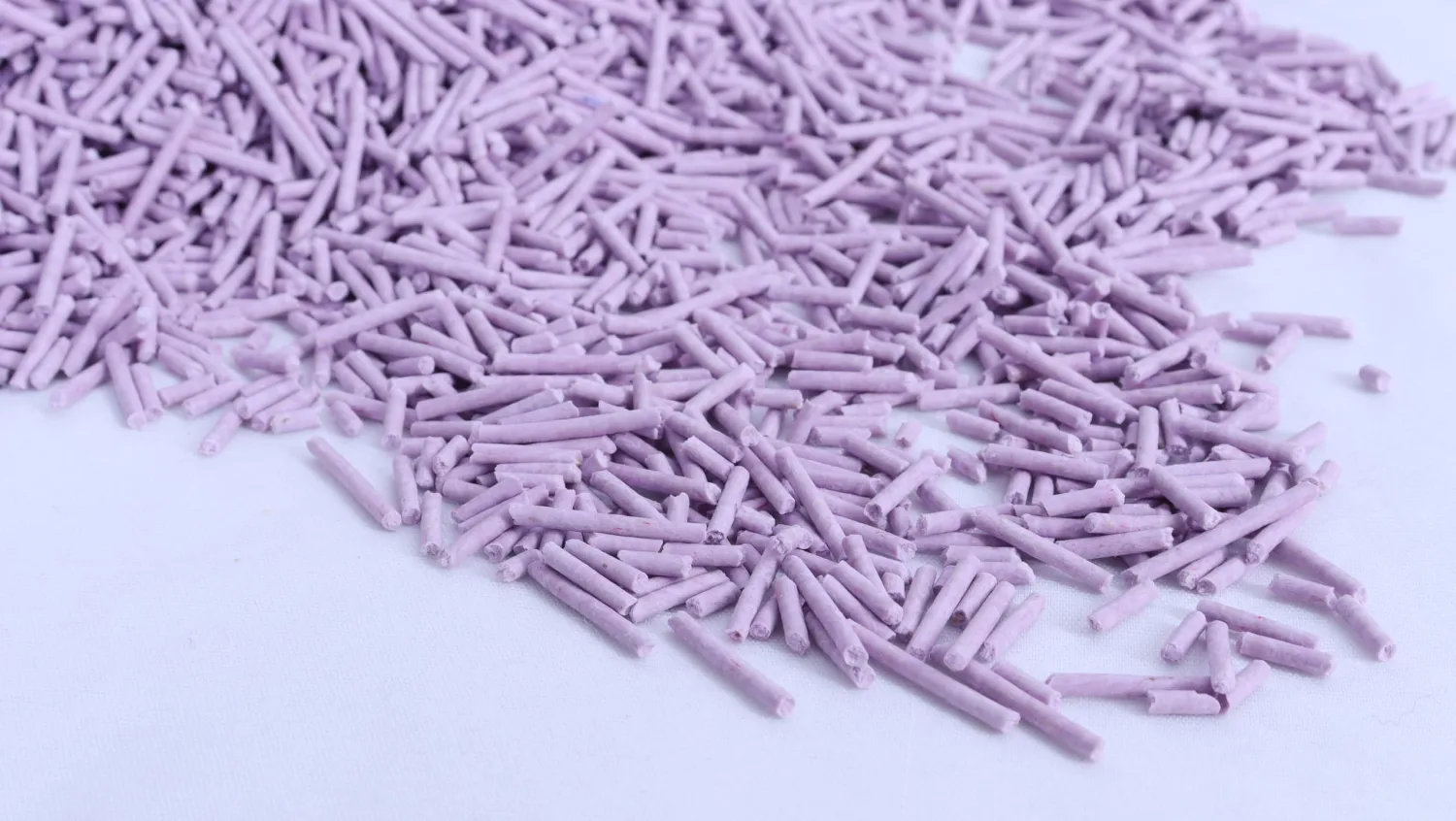 Tofu Cat Litter Lavender Scent 5.5 Lbs, Can Flush Down Toilets or drains, Low Tracking Cat Litter 2mm Pellets.