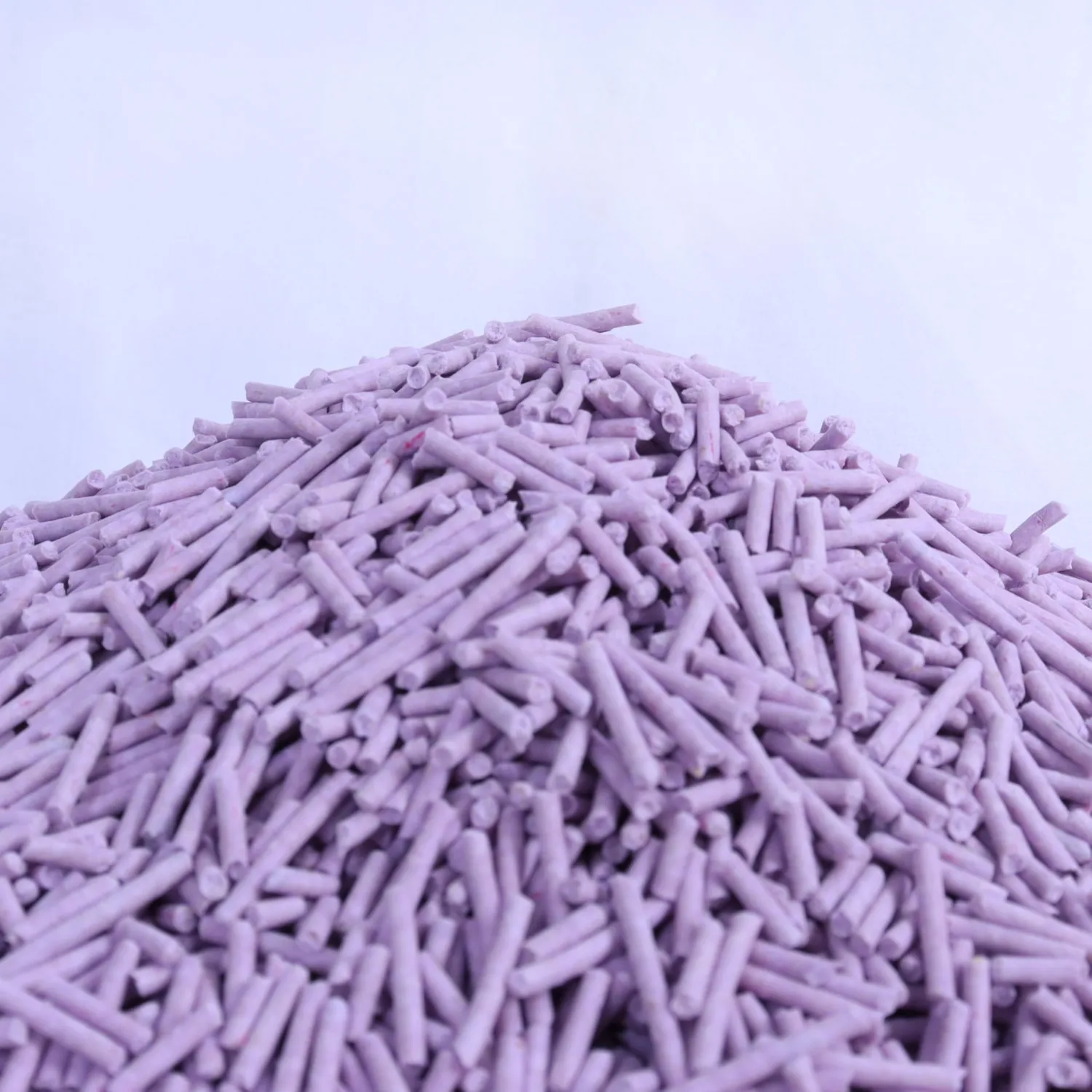 Tofu Cat Litter Lavender Scent 5.5 Lbs, Can Flush Down Toilets or drains, Low Tracking Cat Litter 2mm Pellets.