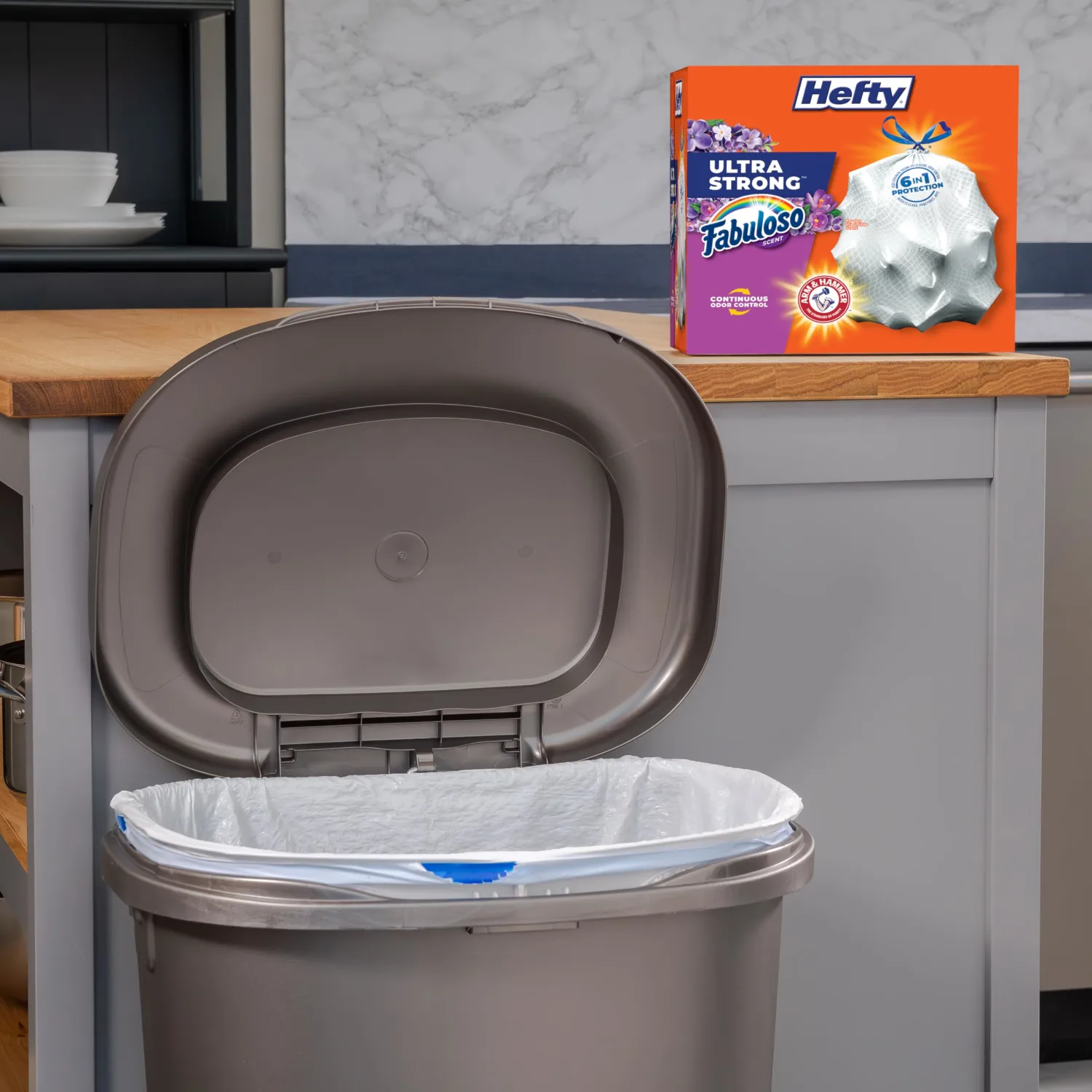 Hefty Ultra Strong 13 Gallon Trash Bags, Tall Kitchen Trash Bags 13 Gallon Size, Resist Leaks, Punctures, and Rips, Continuous Odor Control, White, Fabuloso Scent, 110 Bags
