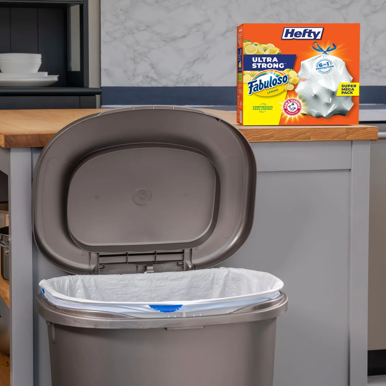 Hefty Ultra Strong 13 Gallon Trash Bags, Tall Kitchen Trash Bags 13 Gallon Size, Resist Leaks, Punctures, and Rips, Continuous Odor Control, White, Fabuloso Lemon Scent, 110 Bags