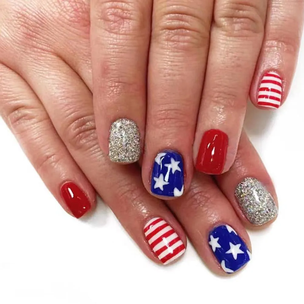 4th of July Press on Nails Short Square Independence Day Fake Nails with Red Striped Star Design Glossy Glitter Glue on Nails Acrylic Nails Artificial Nails Flag Day False Nails for Women 24 Pcs