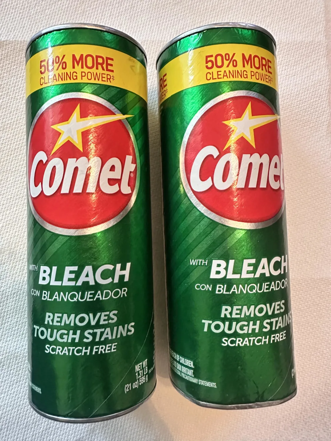 Comet Bleach Cleaner with Bleach, Removes Tough Stains Scratch Free, 50% More Cleaning Power, 2 Pack, by LYNIQUE
