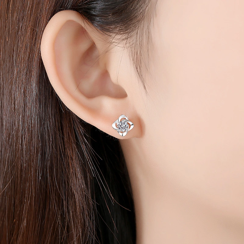 Female Creative S999 Pure Silver Four Leaf Clover Ear Stud
