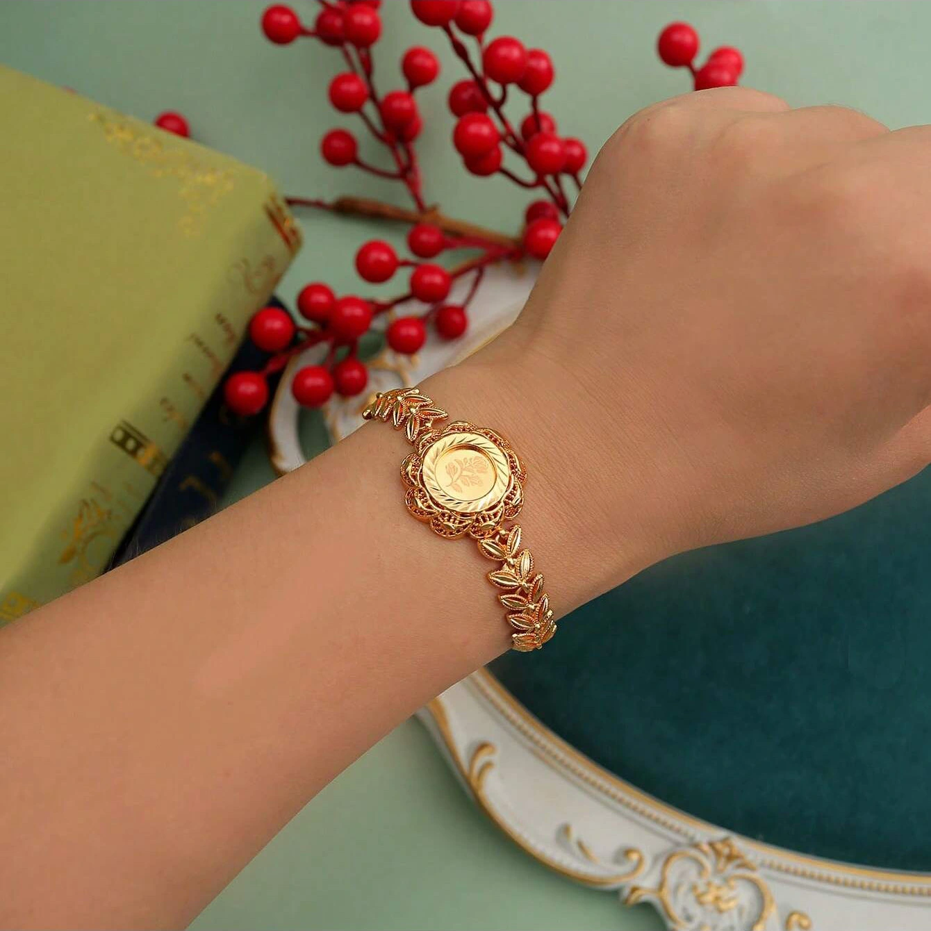 Simulation Gold Hollow Flowers Leaves Watch Chain