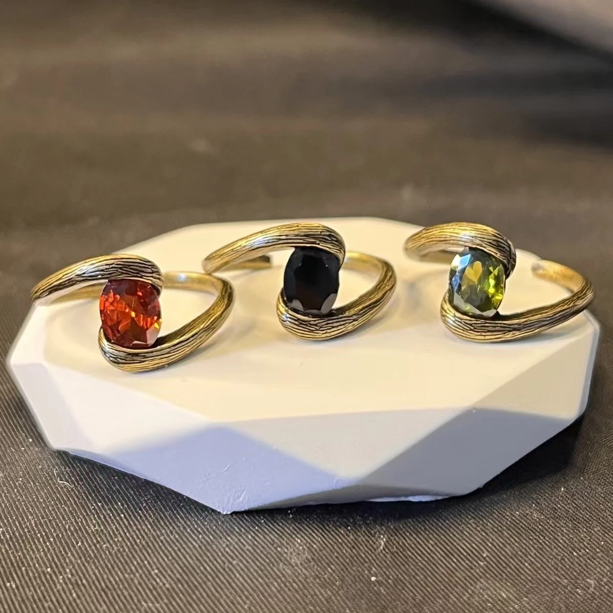 Brushed Diamond Colored Gems Zircon Ring Advanced Design Sense