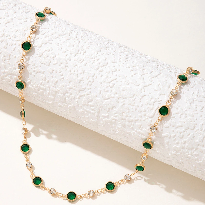 Green Zircon Retro Diamonds Short Clavicle Chain