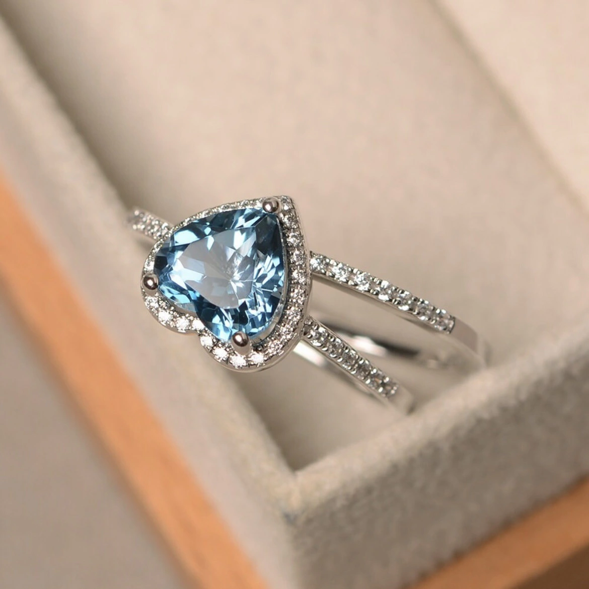 Blue Heart Zircon Ring Fashion Women Ornament