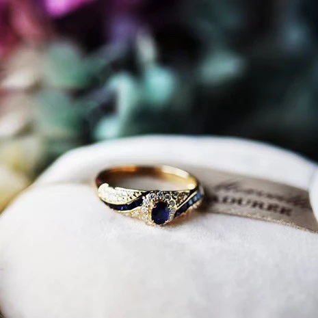 Women's Engagement Ring Micro-inlaid Sapphire Zircon Ornament