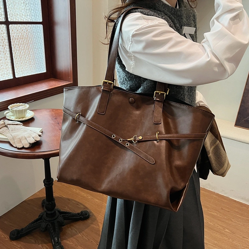 Women's Large-capacity Retro Brown Shoulder Bag