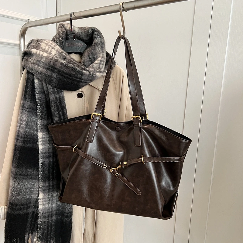 Women's Large-capacity Retro Brown Shoulder Bag