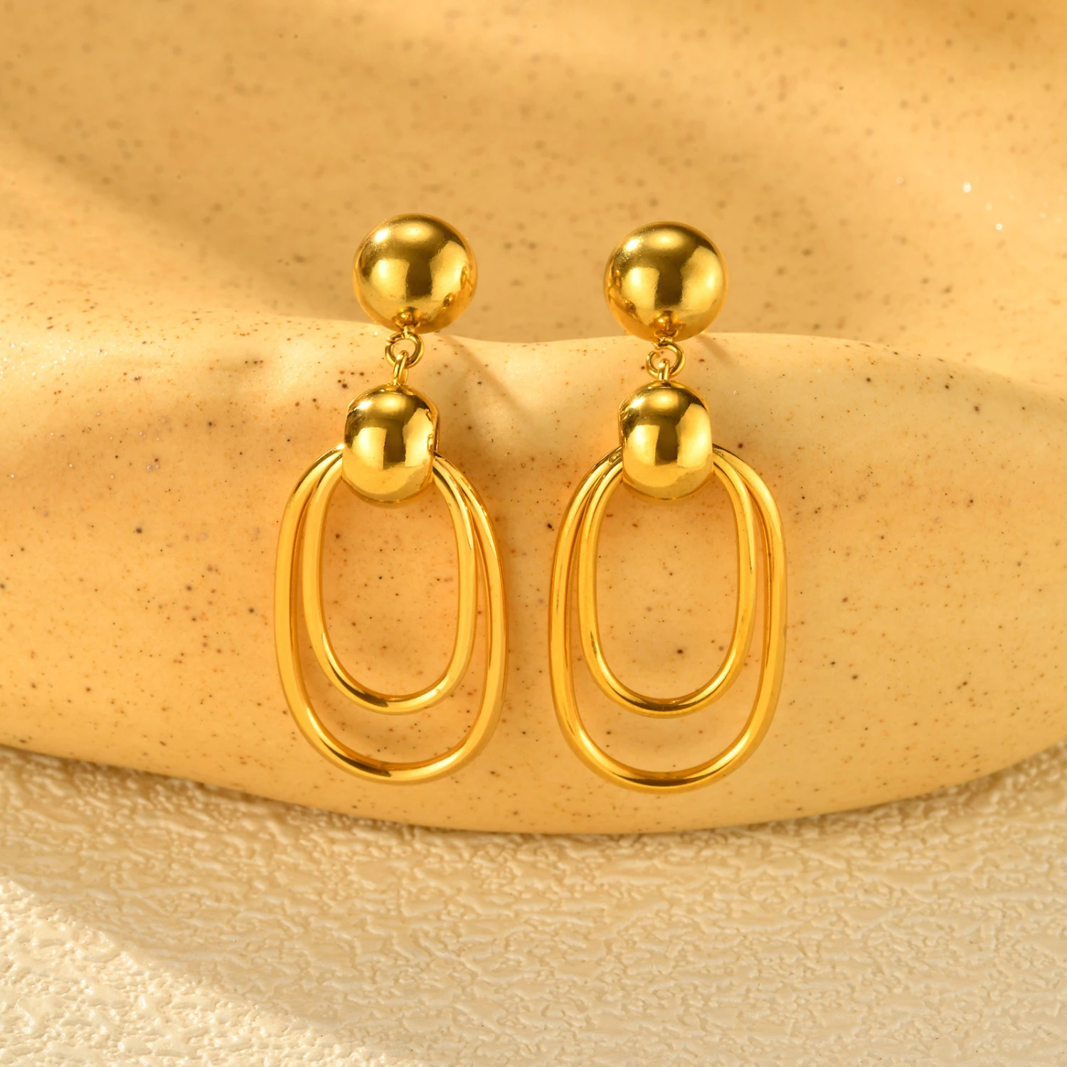 Women's Simple Vintage Earrings Oval Coil Round Beads Gold