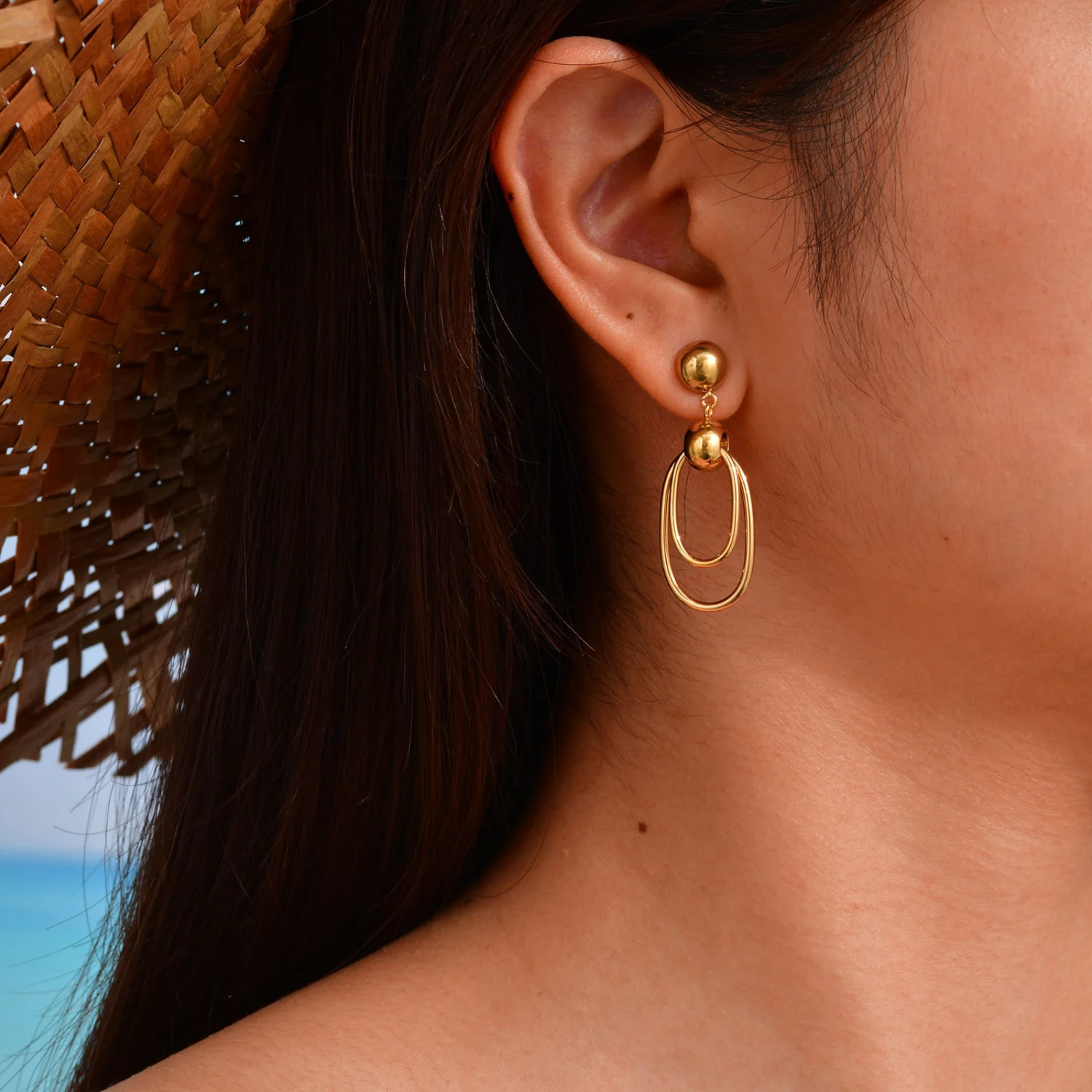 Women's Simple Vintage Earrings Oval Coil Round Beads Gold
