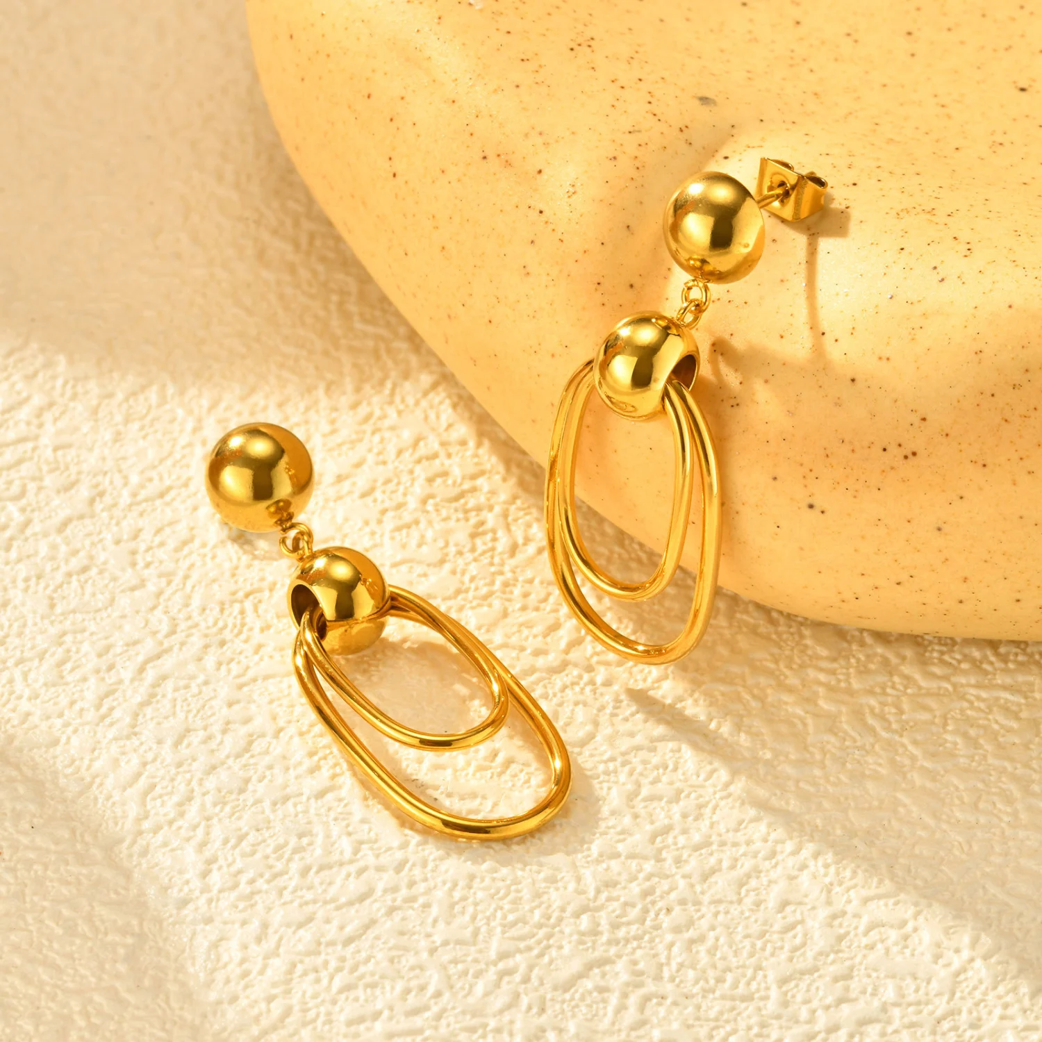 Women's Simple Vintage Earrings Oval Coil Round Beads Gold