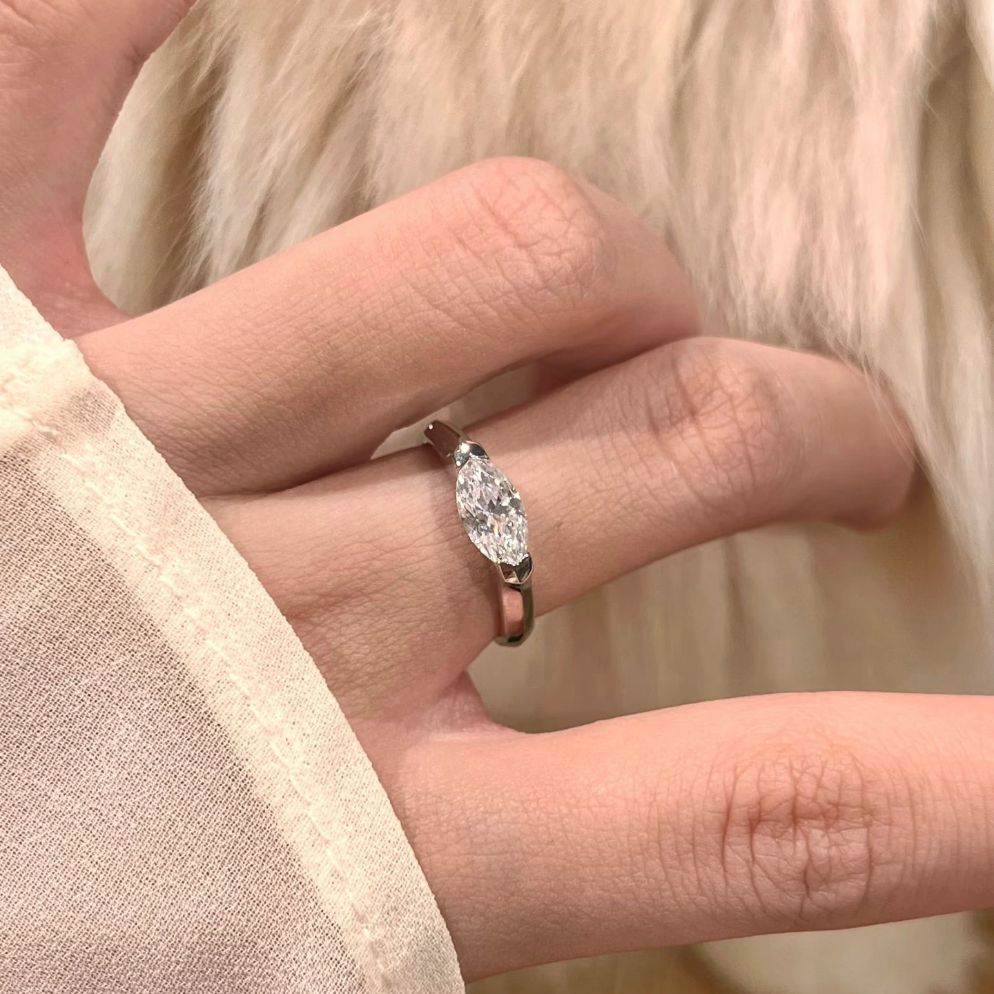 Light Luxury All-match Daily Suspension Horse Eye Sparking Zirconium Fashion Ring Horse Eye Diamond Ring
