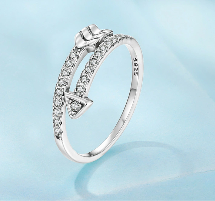 Original Arrow Over Zircon Ring Classic Design