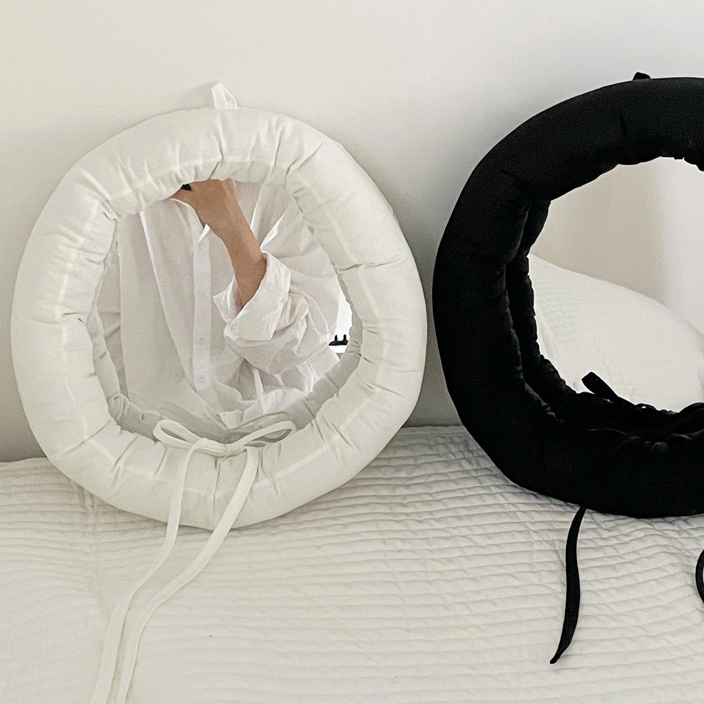 Hanging Black And White Solid Color Fabric Craft Cotton-filled Mirror