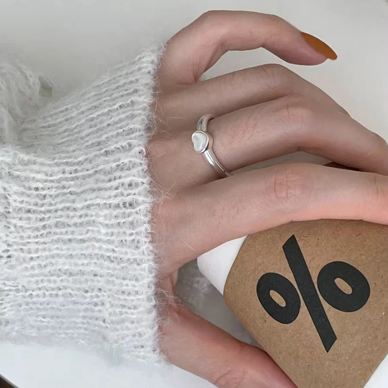 White Shell Moonlight Love Heart-shaped Ring Female