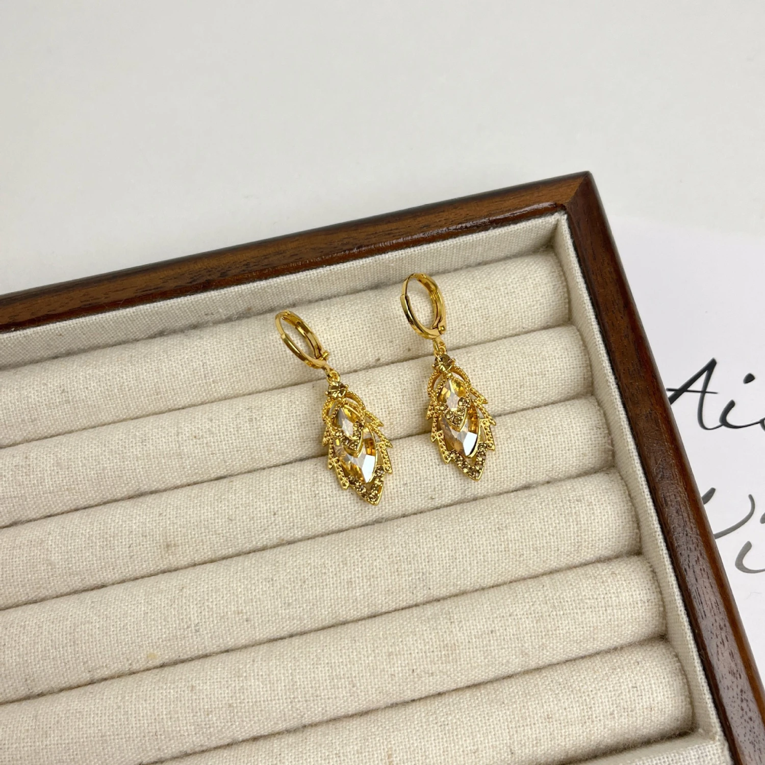 Exquisite Crystal Leaf Silver Needle Ear Clip Female