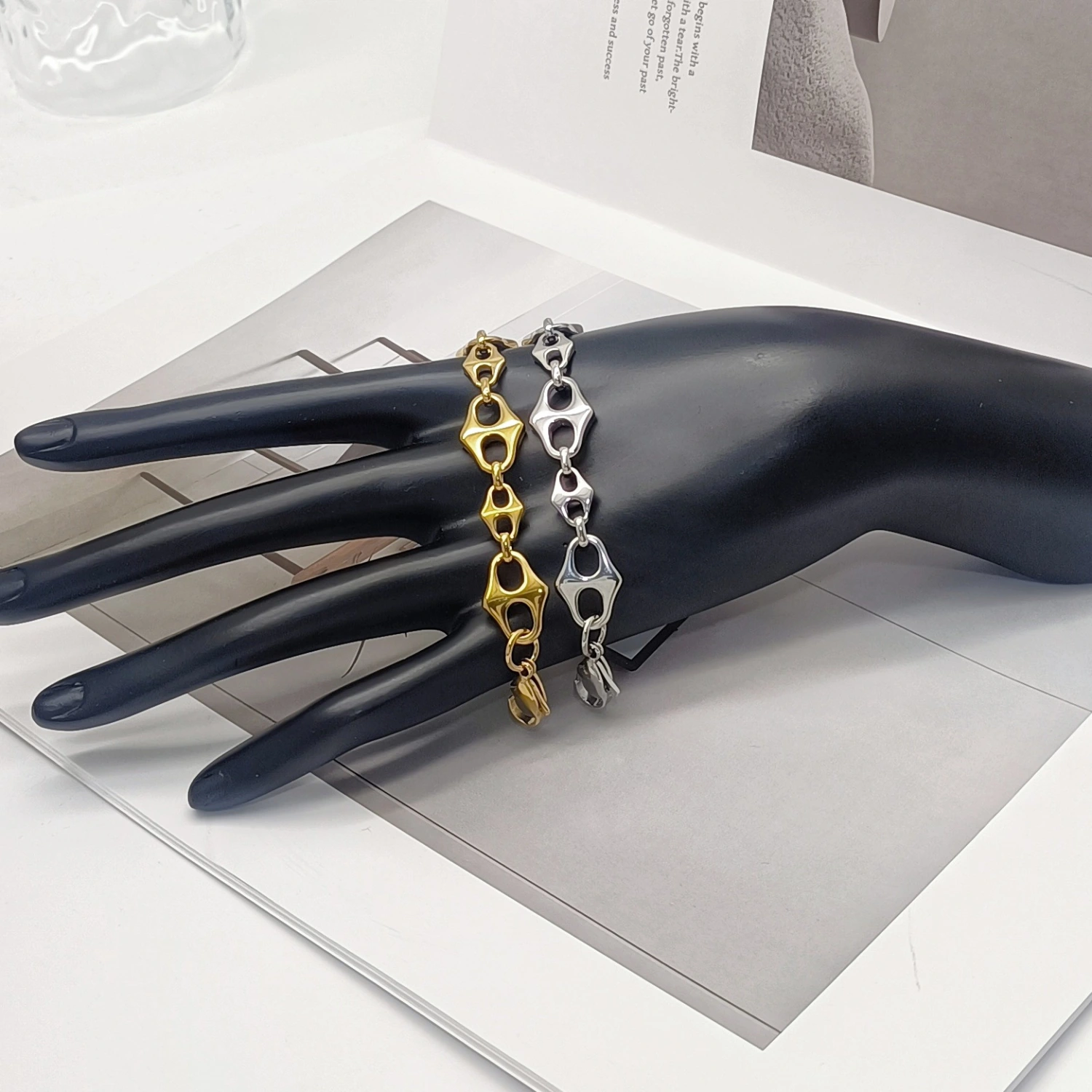 New European And American Stainless Steel Pig Nose Bracelet Simple And Light Luxury Niche Girl Chain Does Not Fade