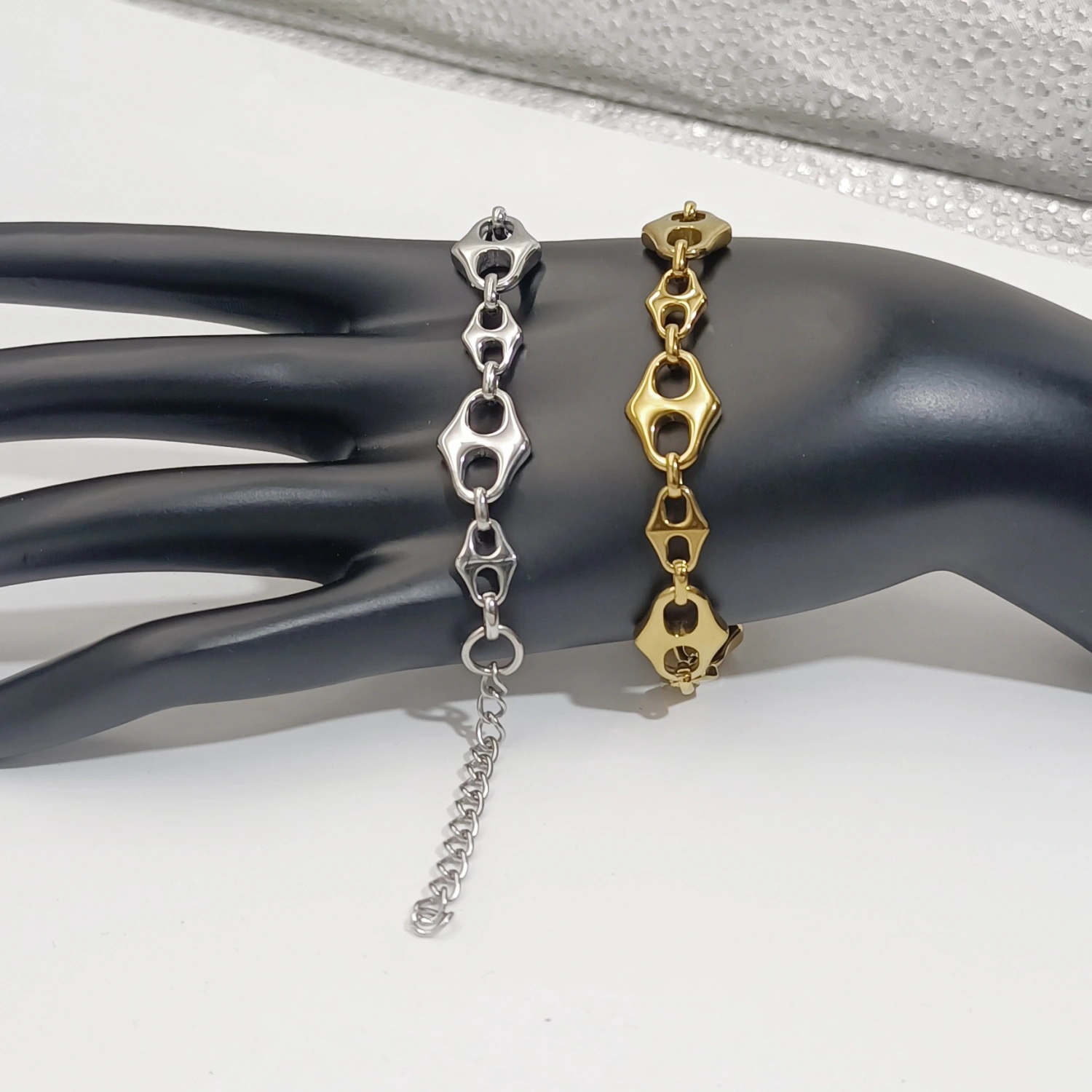 New European And American Stainless Steel Pig Nose Bracelet Simple And Light Luxury Niche Girl Chain Does Not Fade