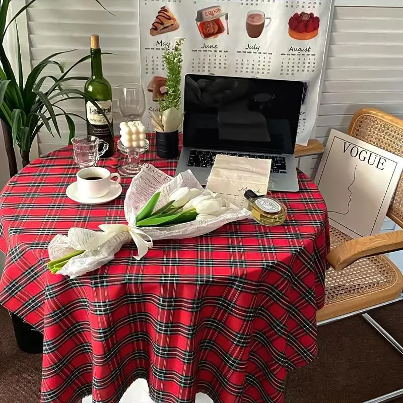 Christmas Atmosphere Tablecloth Red Well-shaped Grid