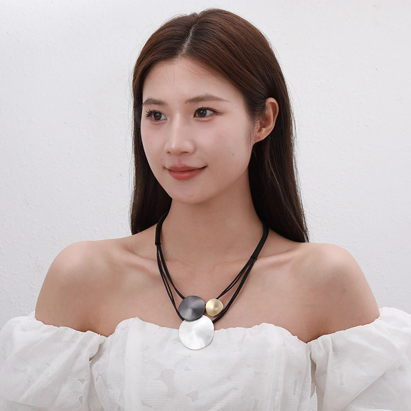 Trend Round Pendant Geometric Alloy Choker