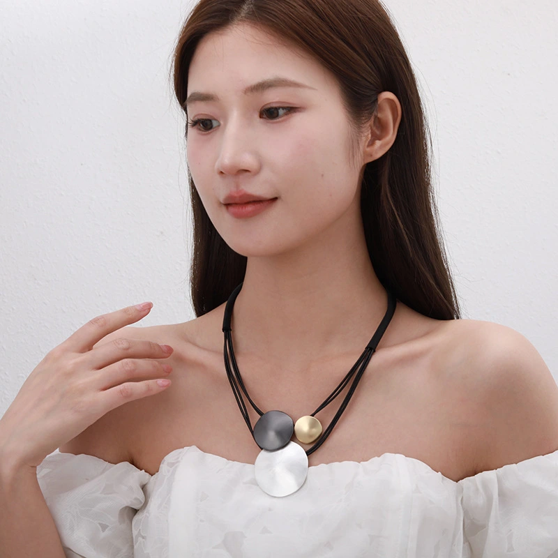 Trend Round Pendant Geometric Alloy Choker