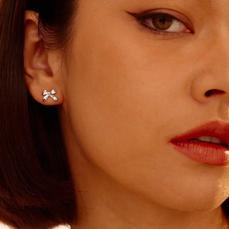 Elegant And Exquisite Vintage Bow Stud Earrings For Women