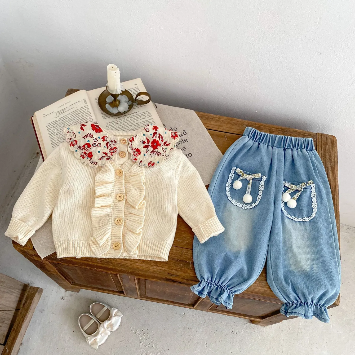Spring Girls' V-neck Flounce Knitted Coat