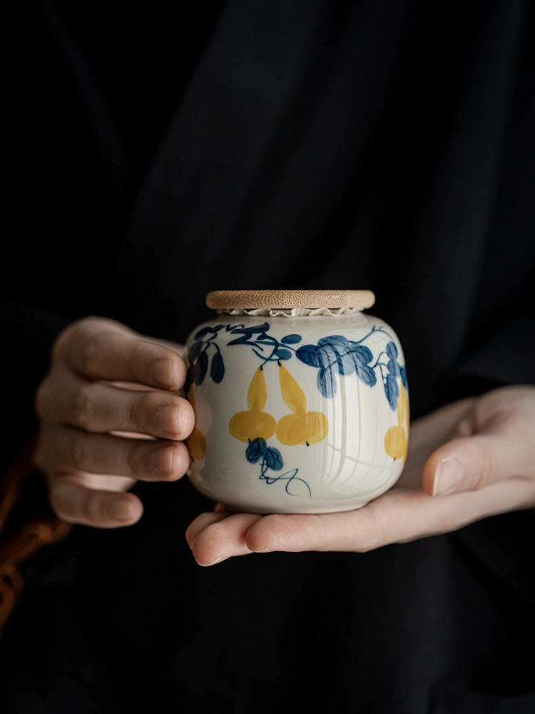 Stylish And Portable Household Tea Jar