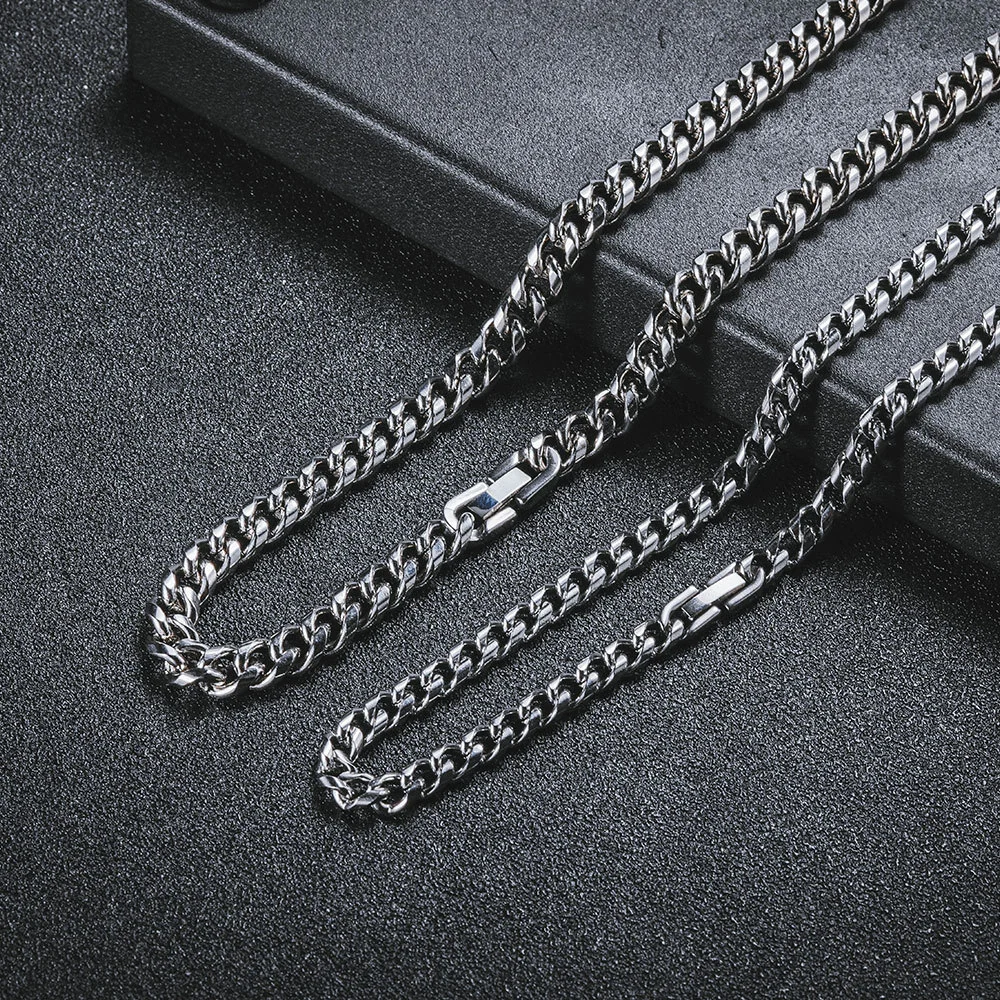 Exquisite Buckle Simple Hip Hop Short Necklace