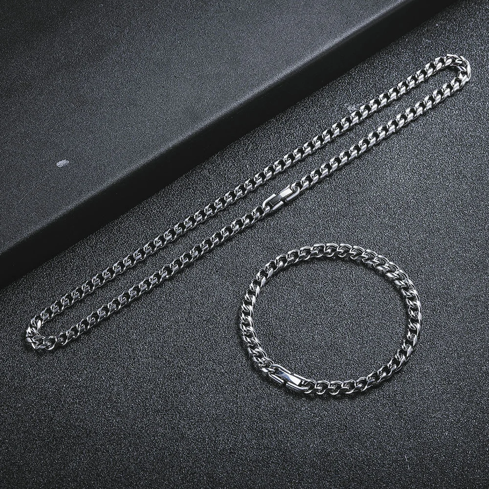 Exquisite Buckle Simple Hip Hop Short Necklace