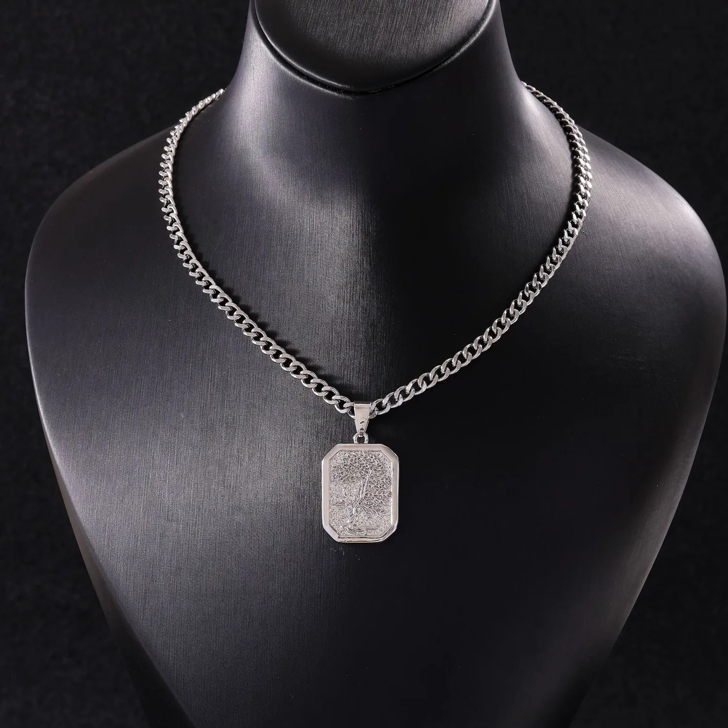 Artistic Retro Tree Of Life Relief Hip Hop Necklace