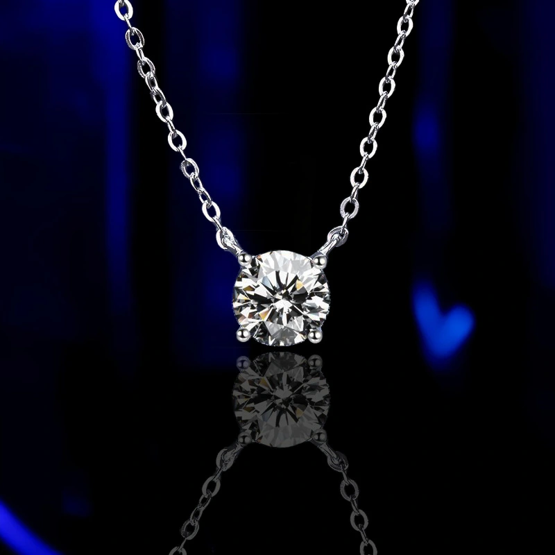 Light Luxury Four-claw S925 Sterling Silver Moissanite 1 Karat Necklace For Women