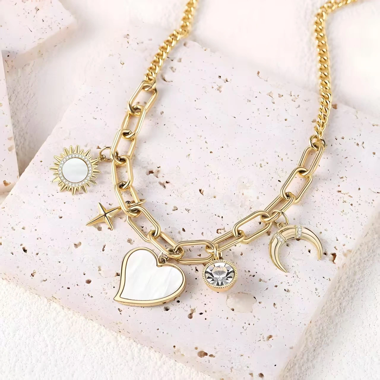 Moon Inlaid Heart-shaped Zircon XINGX Pendant Simple All-match Clavicle Necklace