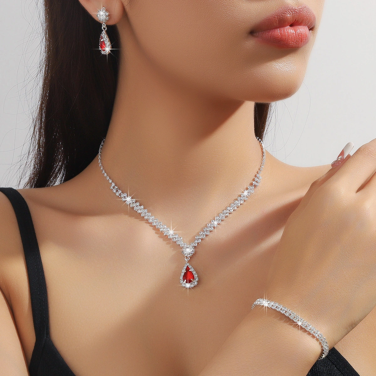 Exquisite Claw Chain Necklace And Earrings Suite Two-piece Set Water Drops