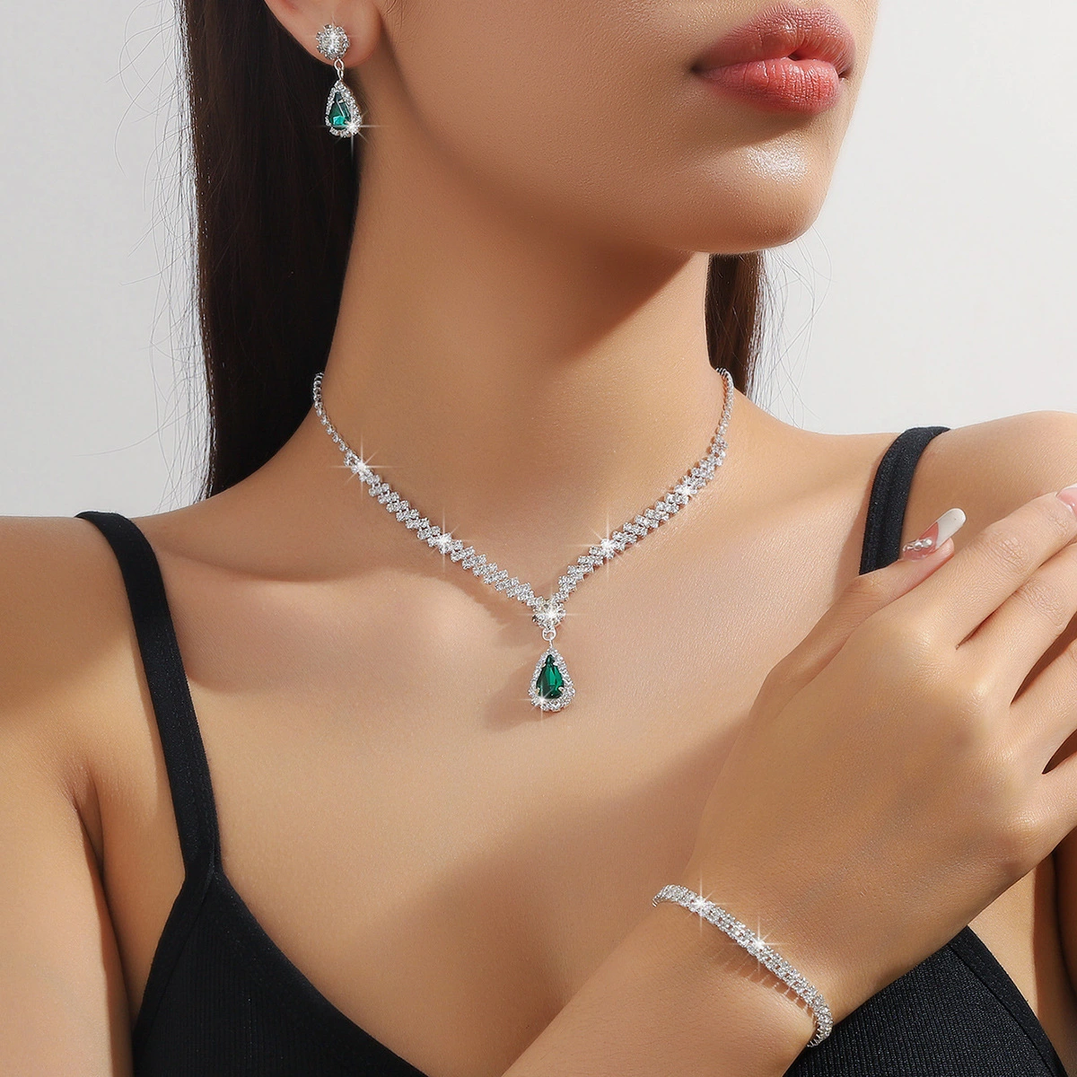 Exquisite Claw Chain Necklace And Earrings Suite Two-piece Set Water Drops