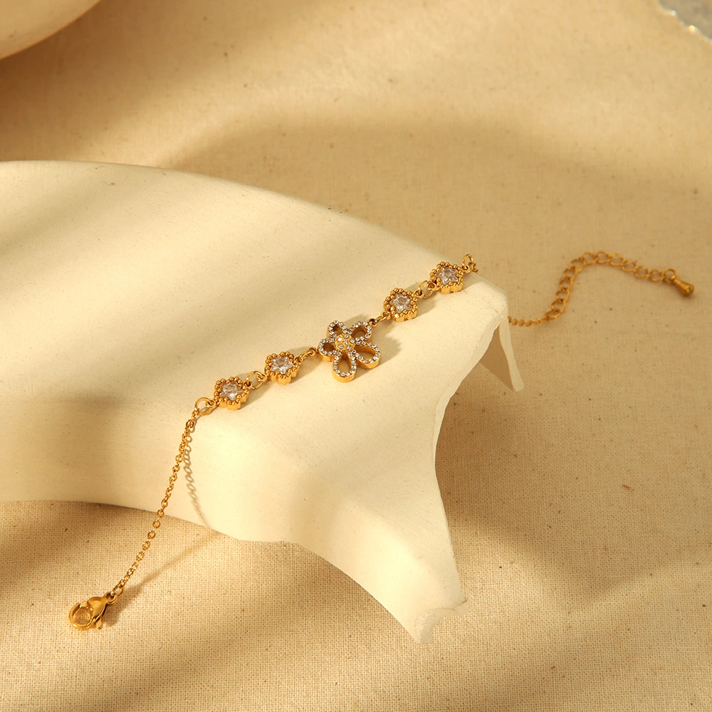 Fashion 18K Gold Plated Stainless Steel Inlaid Zircon Flower Bracelet