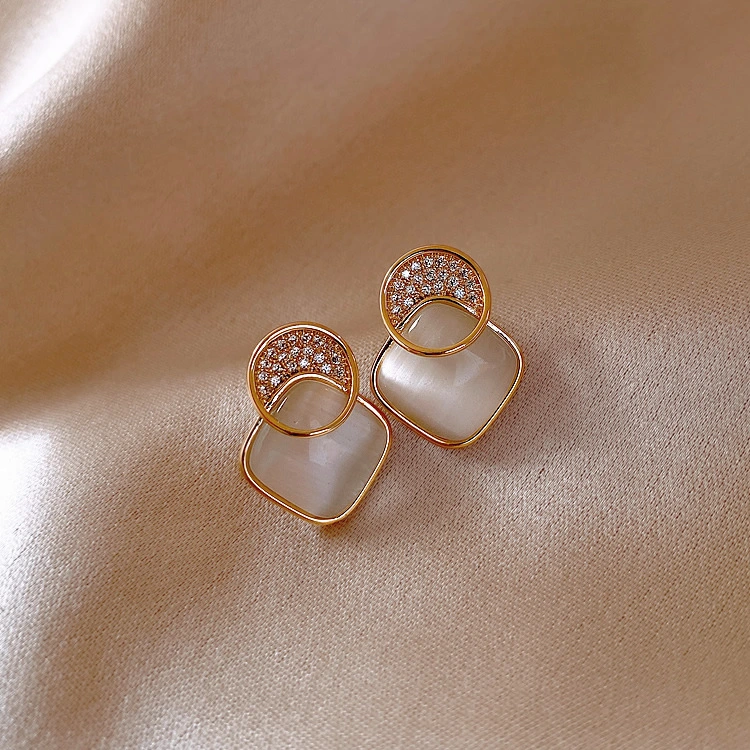 Sterling Silver Needle Fashion Geometry Pattern Pattern Stud Earrings