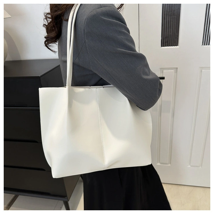 Fashionable All-match Portable Casual Messenger Bag