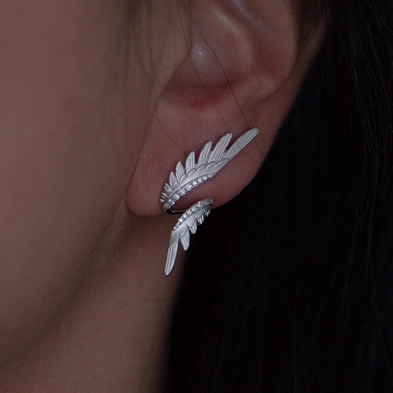 Feather Earrings Women's Three-dimensional Simple Stud Earrings