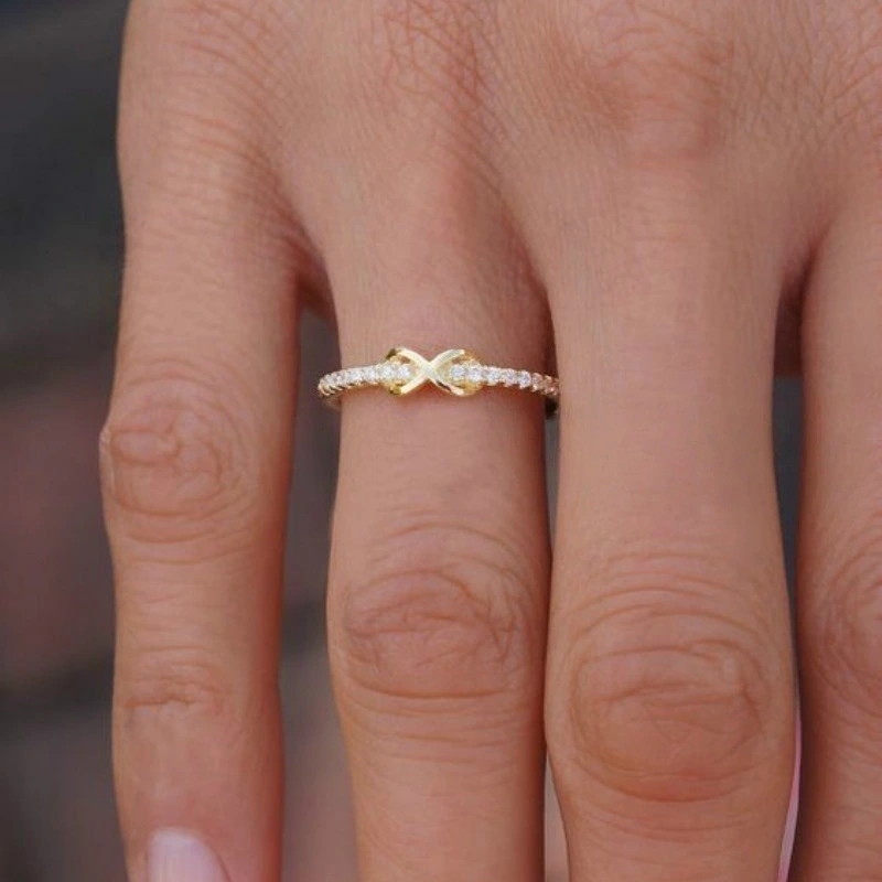 S925 Stamped Women's Ring Lucky 8 With Zirconia