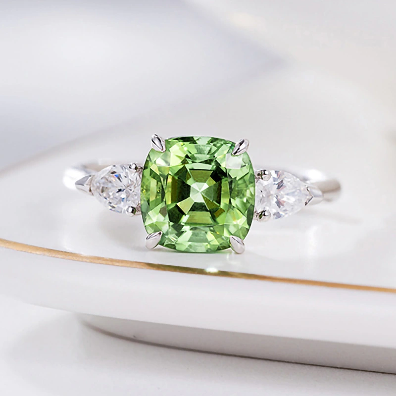 Fashionable And Unique New Square Inlaid Ring