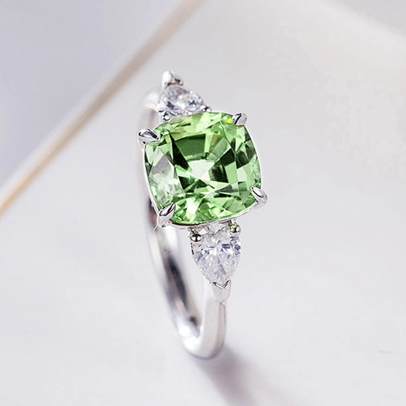 Fashionable And Unique New Square Inlaid Ring