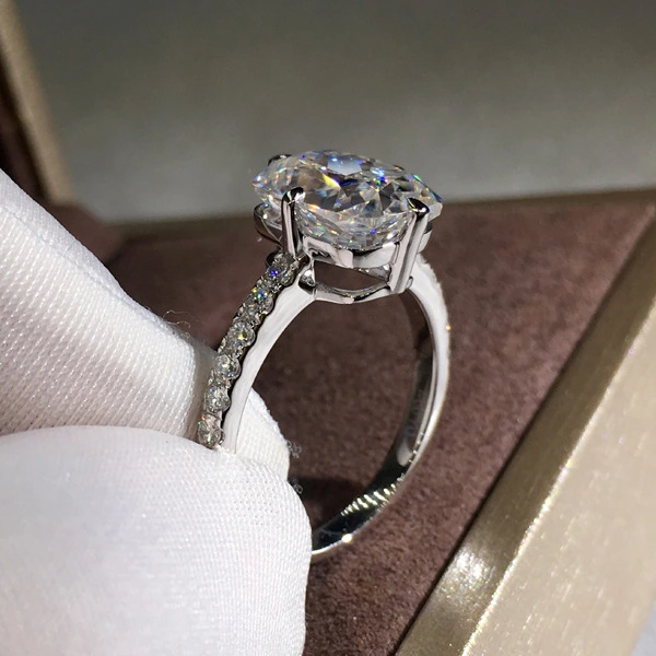 Women's Moissanite Four-Prong Princess Cut Ring